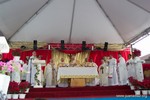 La Misa Pontifical fue oficiada por S.E.R. Mons. Ricardo Suri�ach hasta su retiro en 2003.